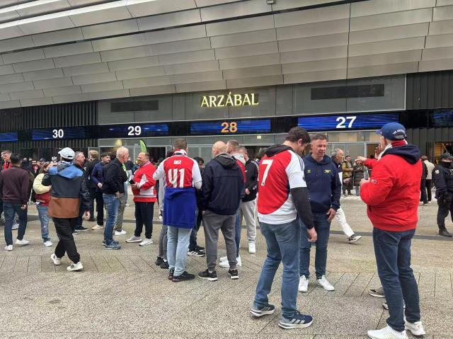 比赛视频直播-【现场】欧冠之王黯然出局，伯纳乌嘘声送给姆巴佩